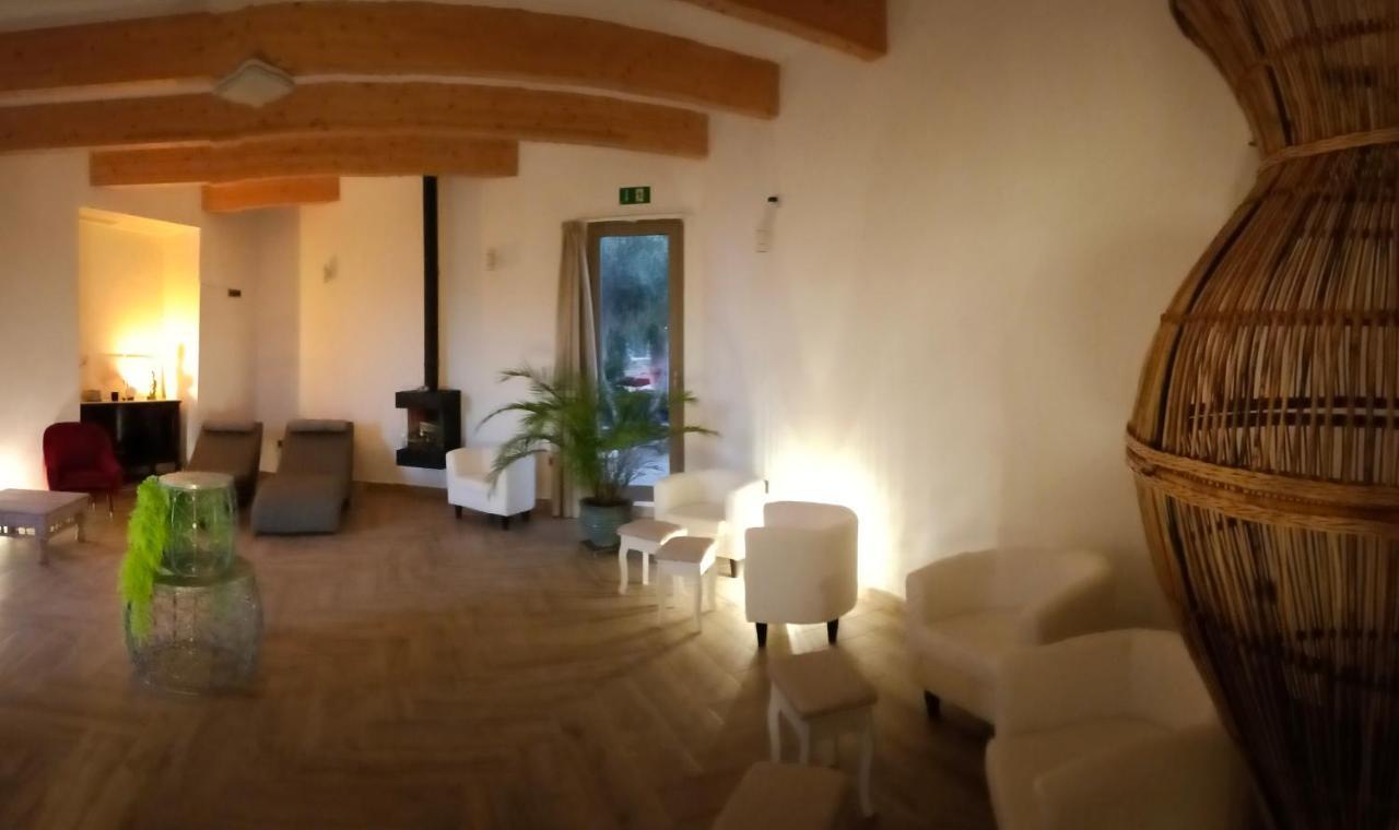 Artmonia Hotell Castalla Exteriör bild