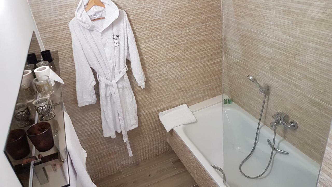 Artmonia Hotell Castalla Exteriör bild